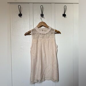 Women’s It's Our Time Cream Sleeveless Lace Top Size Medium